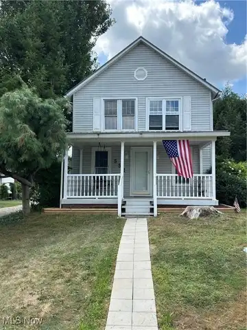 551 6th Street NW, Carrollton, OH 44615
