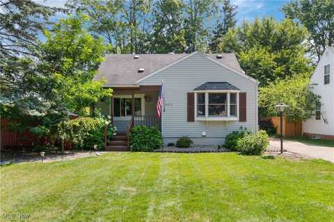 8075 Olmway Avenue, Olmsted Falls, OH 44138
