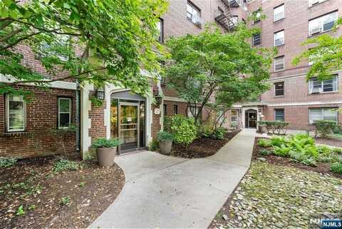 100 Palisade Avenue B22, Englewood, NJ 07631