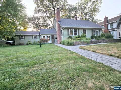 285 Voorhis Avenue, Wyckoff, NJ 07481