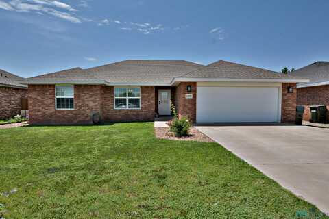 2405 Flagstone Drive, Clovis, NM 88101