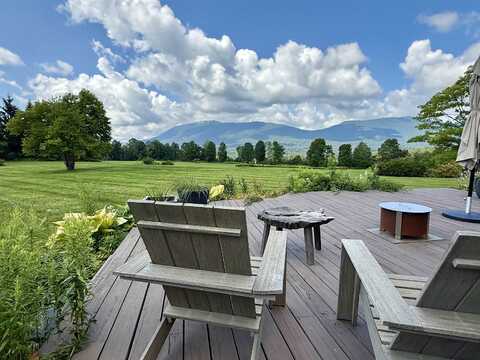 564 Overlook Road, Manchester, VT 05255