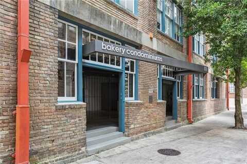 1111 S PETERS Street, New Orleans, LA 70130