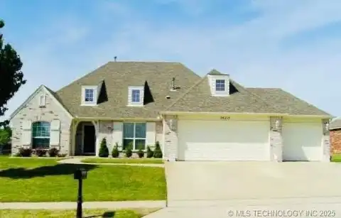 20215 E 50th Place S, Broken Arrow, OK 74014