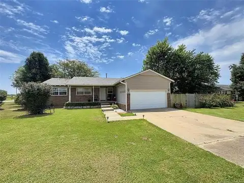 17099 E Clover Circle, Tahlequah, OK 74464
