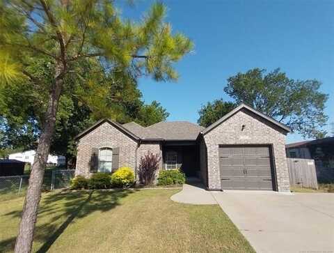 217 N Cromwell Street, Catoosa, OK 74015