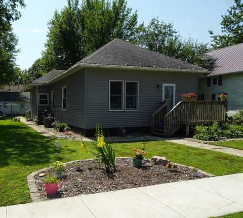 107 E 5th Street, Sanborn, IA 51248