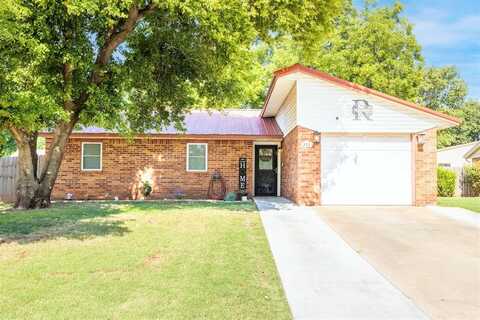 111 Sondra Drive, Elk City, OK 73644
