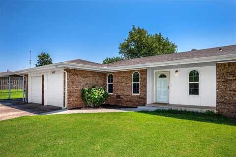 410 S AQUA CLEAR Drive, Mustang, OK 73064