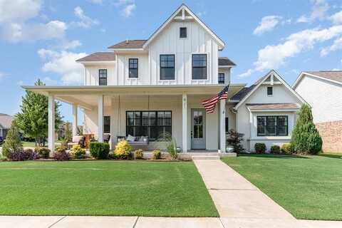 821 NE 20th Place, Moore, OK 73160