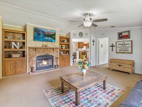 428 N Main Street, Oakwood, TX 75855