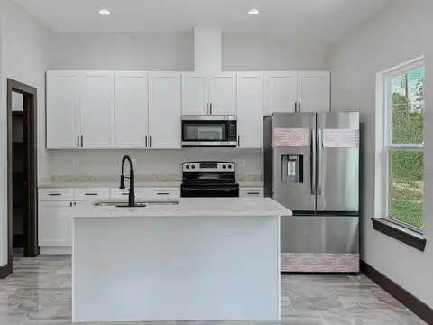 228 W FM 27, Fairfield, TX 75840
