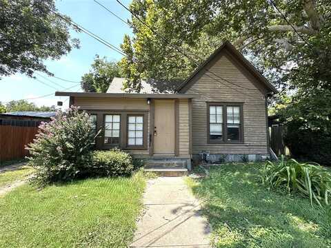 305 N Buffalo Avenue, Cleburne, TX 76033