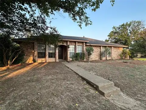 1900 Vista Oaks Drive, Carrollton, TX 75007