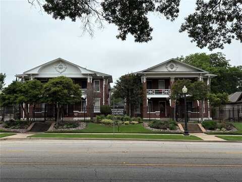 901 N Bishop Avenue, Dallas, TX 75208