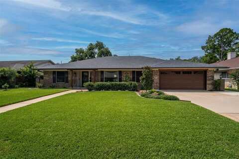 104 W Lilly Lane, Arlington, TX 76010