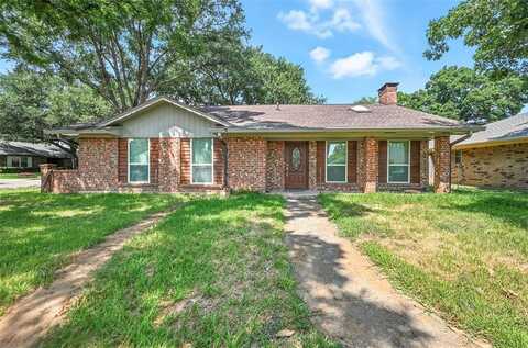 2720 Trail Oak Court, Arlington, TX 76016