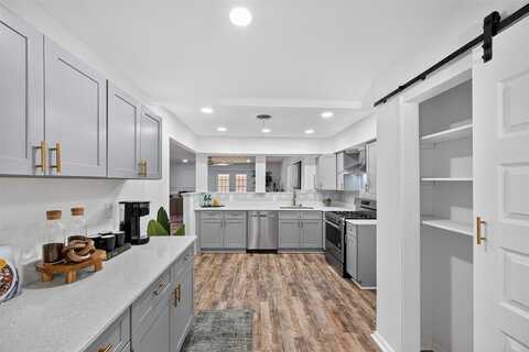 5324 Grovewood Street, Dallas, TX 75210