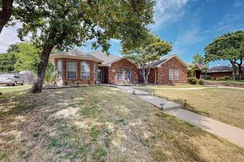 1247 Cross Creek Drive, Kennedale, TX 76060