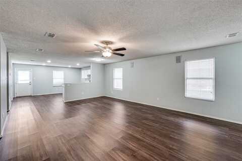 8405 Seven Oaks Lane, Denton, TX 76210