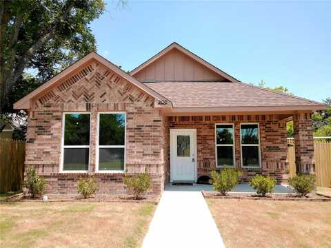 202 Mansfield Road, Cleburne, TX 76031
