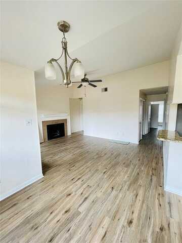 2106 Horizon Trail, Arlington, TX 76011