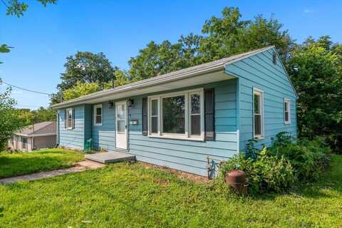 212 Highland Dr, Council Bluffs, IA 51503