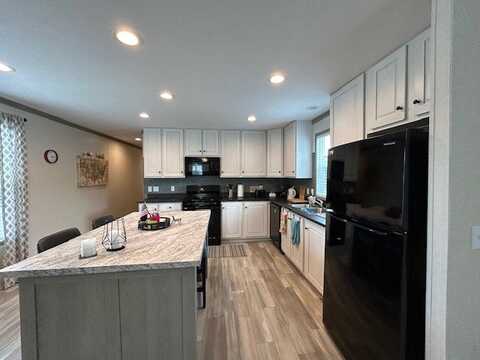 39500 W. Warren Road, Canton, MI 48187
