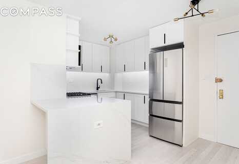 165 Christopher Street, New York, NY 10014