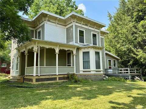 82 West St, Oneonta, NY 13820