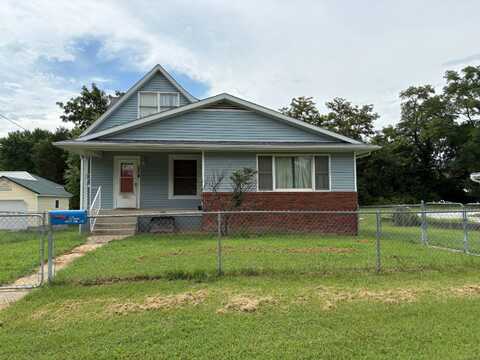 905 5th St., Carrollton, IL 62016