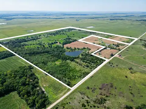 886 Coyote Rd, Toronto, KS 66777