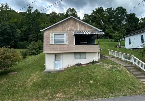12 Crown Street, Worthington, WV 26591