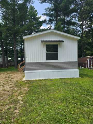 104 Courtney Ln, Redgranite, WI 54970
