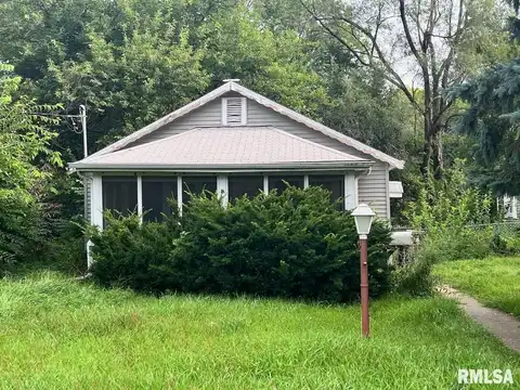 729 E SENECA Place, Peoria, IL 61603