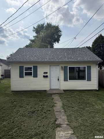 2173 E North Grand Avenue, Grandview, IL 62702