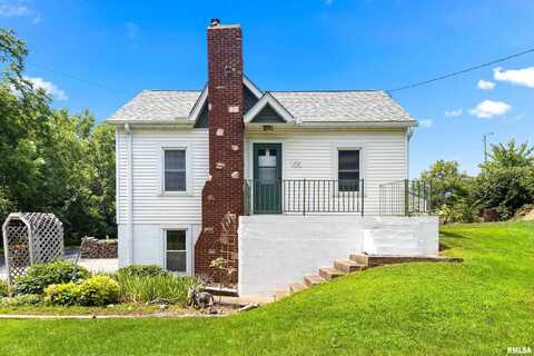 212 MCGINLEY Street, Washington, IL 61571