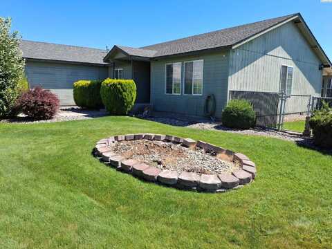 331 Laura Ave, Sunnyside, WA 98944