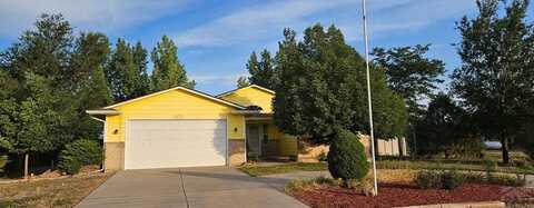 1071 S Mcculloch Way, Pueblo West, CO 81007