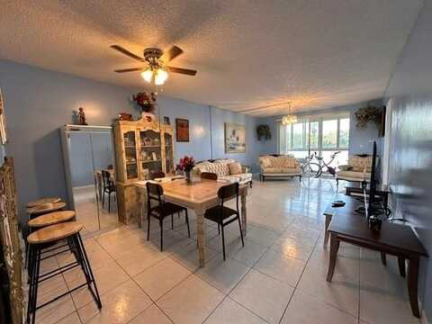 5935 Del Lago Cir, Sunrise, FL 33313
