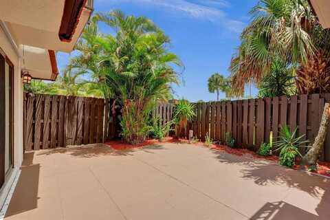 6435 Red Pine Ln, Greenacres, FL 33415