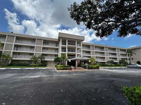 3151 S Palm Aire Dr, Pompano Beach, FL 33069