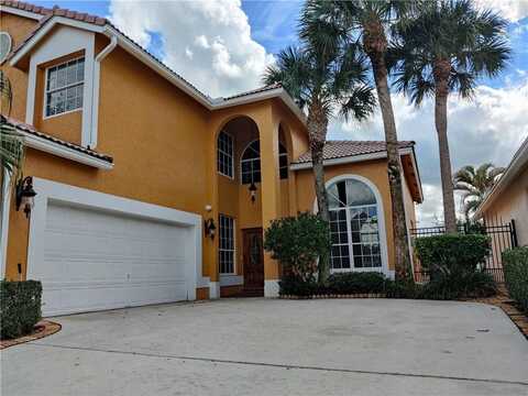 10902 Tamoron Ln, Boca Raton, FL 33498