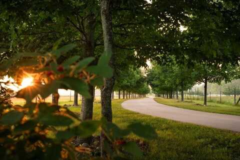 KIEHNAU Road, EGG HARBOR, WI 54209