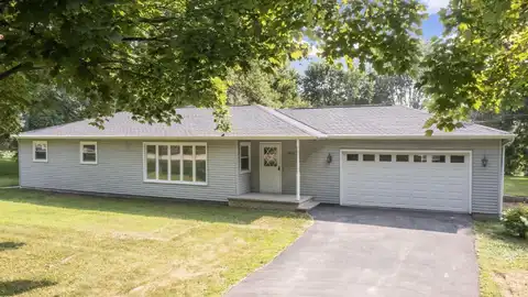 5930 N ROSEWOOD Drive, APPLETON, WI 54913