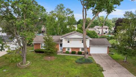 517 HILLTOP Drive, GREEN BAY, WI 54301