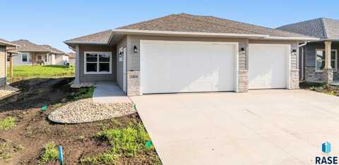 2404 E Brek St, Brandon, SD 57005