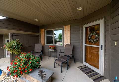 3201 E Stoney Brook Trl, Sioux Falls, SD 57108