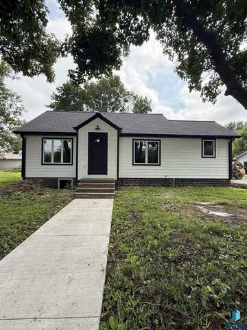 208 2nd Ave, Sibley, IA 51249