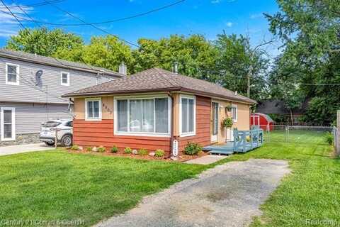4900 Lakeview Avenue, West Bloomfield, MI 48324
